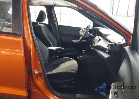 2020 Nissan Kicks Sv Xtronic Cvt z USA, uszkodzony, nr VIN 3N1CP5CV5LL569322